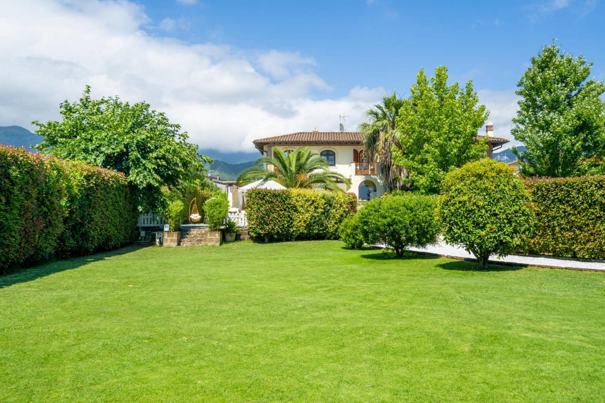 Villa Lorenzo Querceta Exterior foto